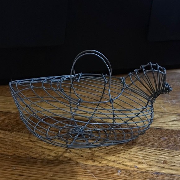 Vintage Wire Chicken Egg Basket - Picture 1 of 6